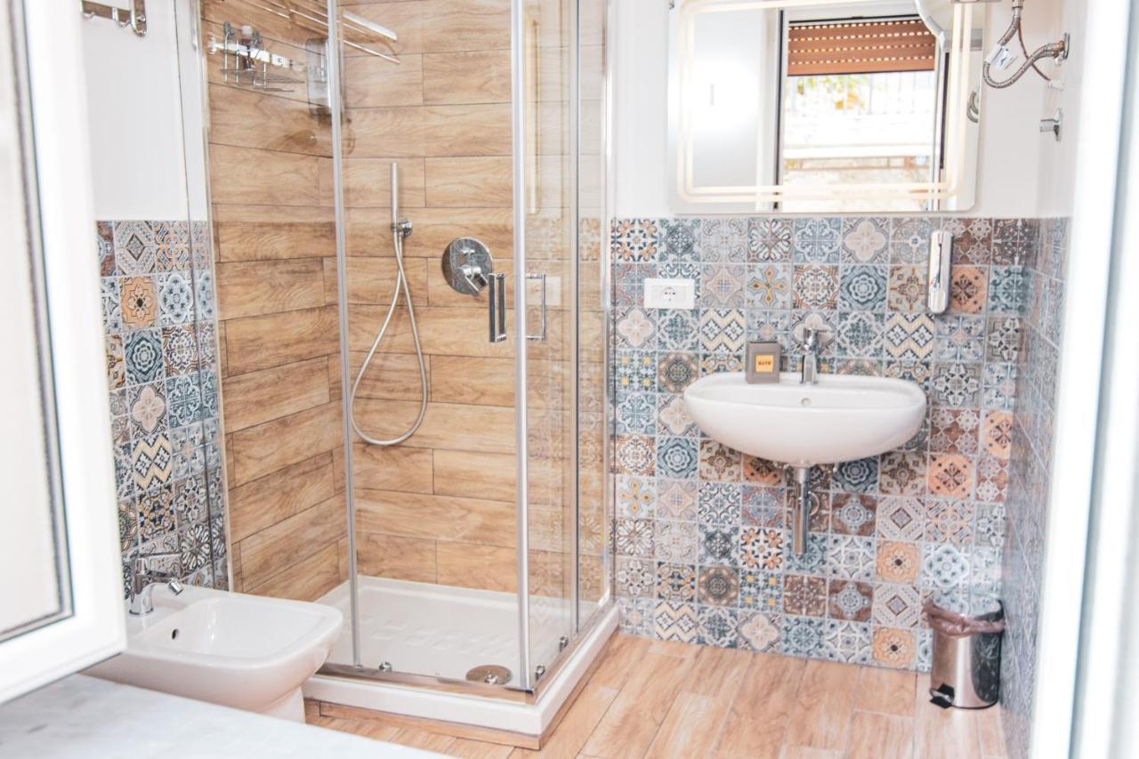 Casa Masaniello - Affittacamere Guesthouse In Historical Center Toledo Station Napoli Ngoại thất bức ảnh